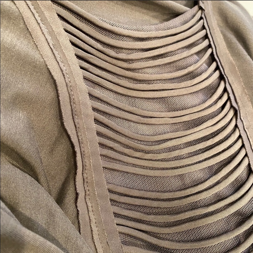 BUNDLE of 2 BCBG MAXAZRIA Tops - Picture 7 of 8